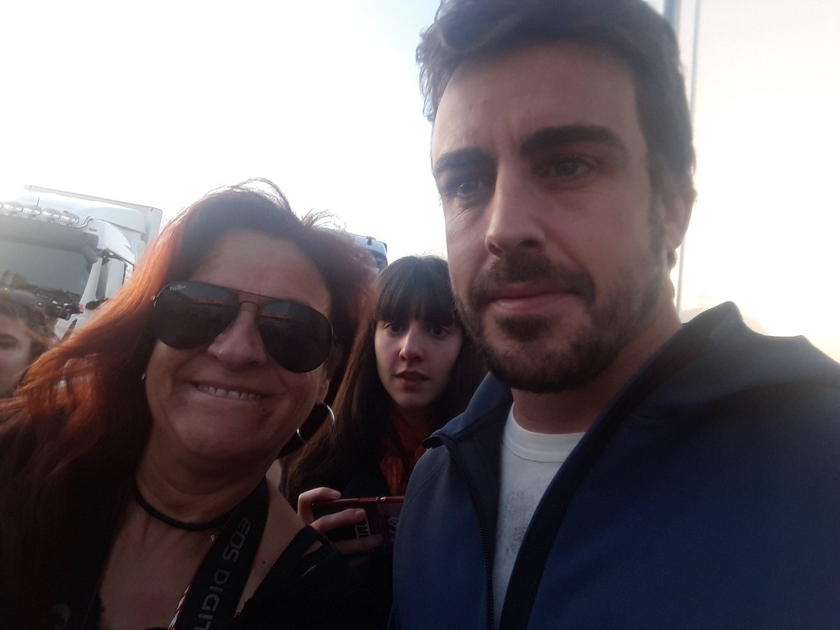 f1enestadopuro's tweet photo. Grande @alo_oficial nunca te rindas campeón...estamos contigo...cortesia de @Circuitcat_eng #F1Testing #PisBox6 de @CiutatHotels https://t.co/Bh9wqFi6Iw