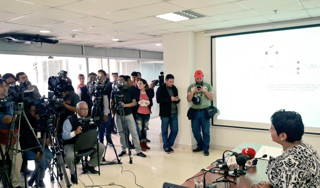 majo_carrion's tweet photo. uno de los vincualdos es el Registador de la Propiedad quien además, está en su cargo por un tiempo mayor al que estipula el reglamento 3/3 https://t.co/89qy3iuXkW