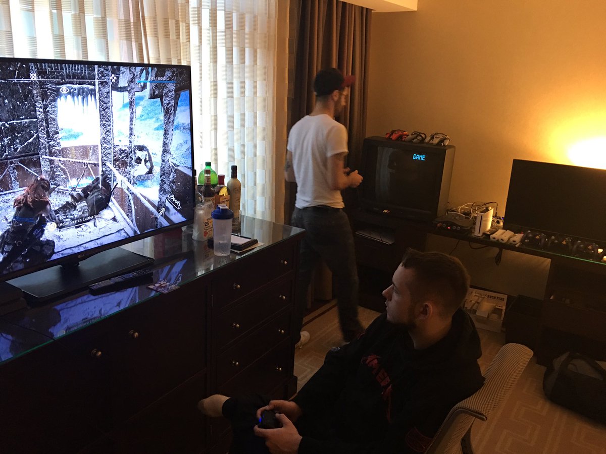 BillTheFajita's tweet image. Updated Setup. #3TVs