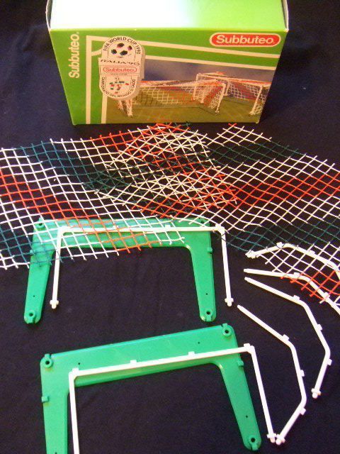 Who else had the Italia '90 Subbuteo nets?!