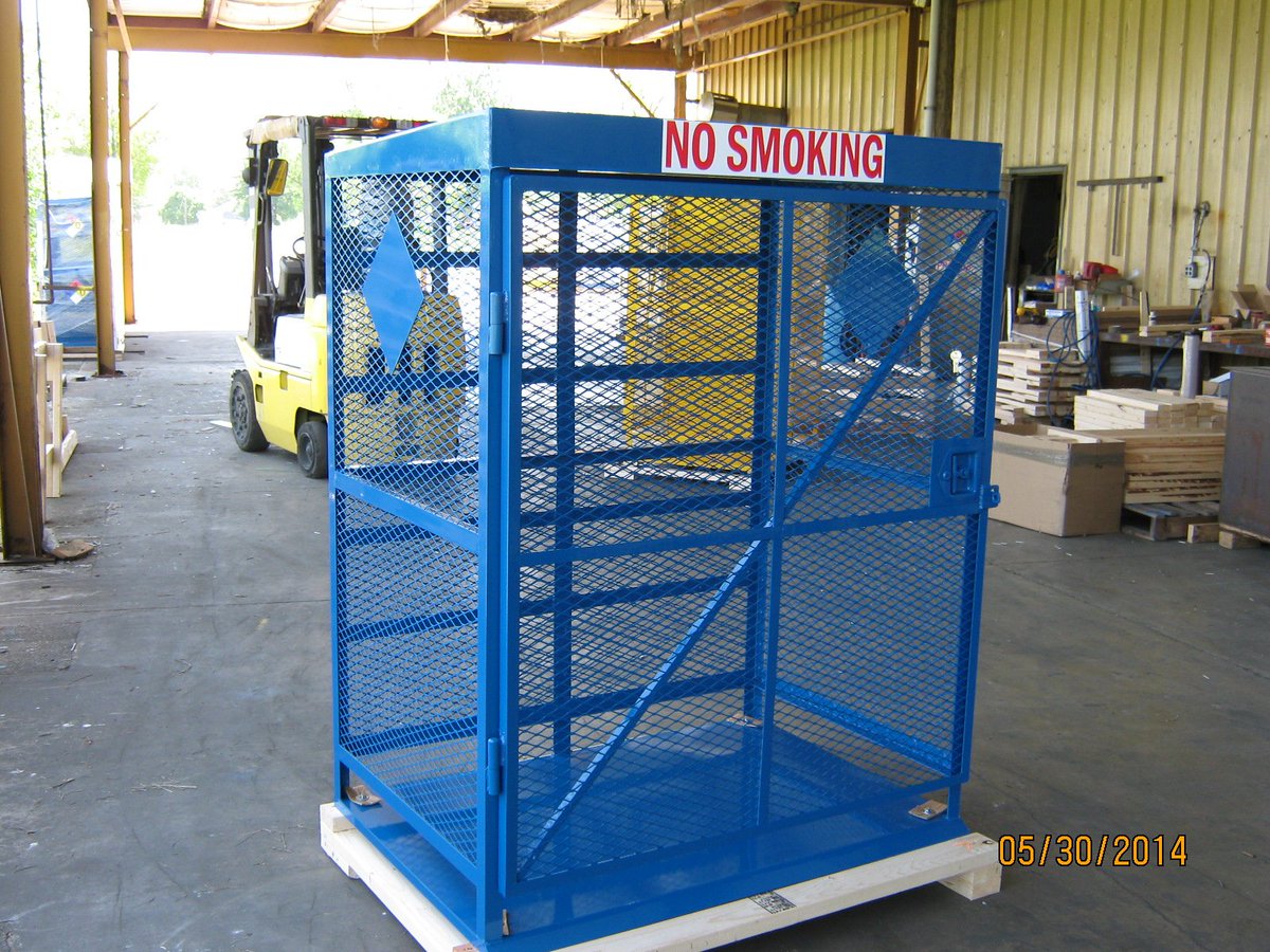 Metal_Craft_Inc's tweet photo. Call us today 1-800-231-9483, We produce #MotorFuelStorageCabinets / #ExchangeStorageCabinets / #CompressedGasStorage / #Dispensercabniets https://t.co/SYUgmbuc4A