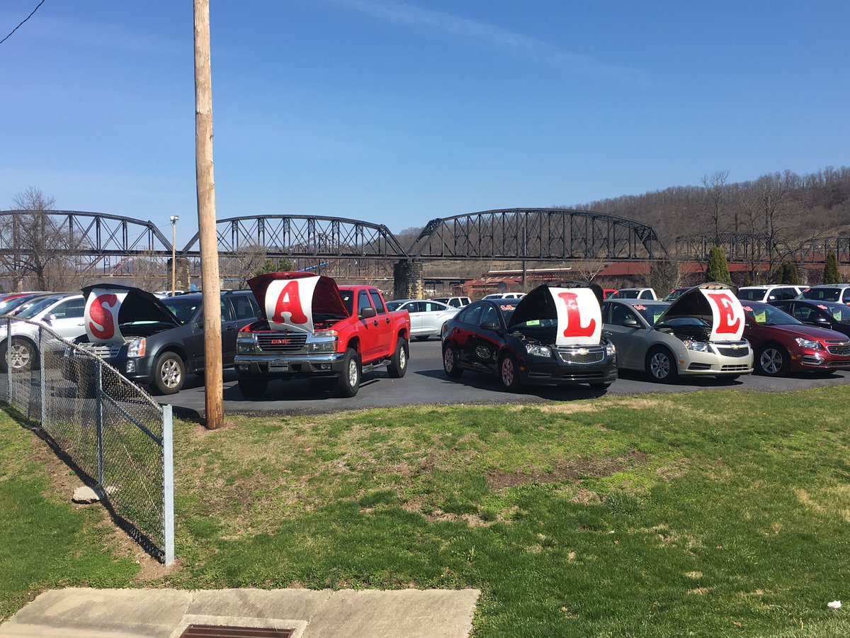 AutoChoiceOH's tweet image. It's a beautiful day here at @AutoChoiceOH @AutoChoiceWV. Even our cars are throwing out hints. Need I say more #balloonsincluded