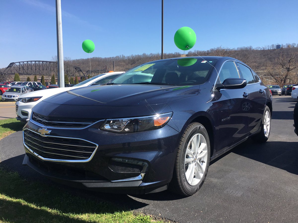 AutoChoiceOH's tweet image. It's a beautiful day here at @AutoChoiceOH @AutoChoiceWV. Even our cars are throwing out hints. Need I say more #balloonsincluded