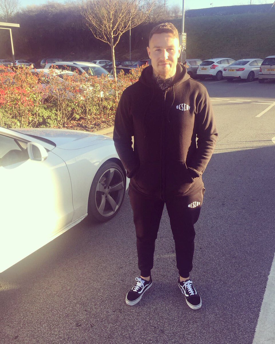 Ellis_2025's tweet photo. Got my @descry.uk tracksuit. To get 20% off enter code "ELLIS20" at checkout. 
https://t.co/3YdUHFm2q7 
#descry #descryme https://t.co/ONglSAoa48