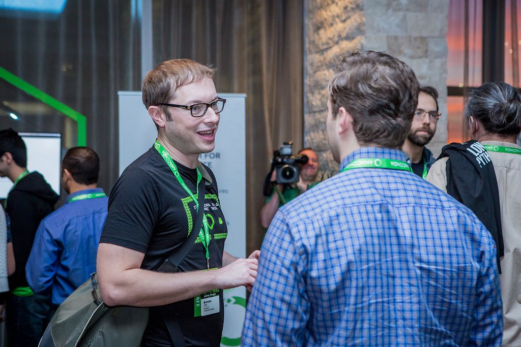 anacondainc's tweet photo. #DevSummit - catch @brendancol speaking TODAY at 10:30AM on our #OpenSource offerings! Details: https://t.co/Z0P1ufE8Yz @EsriDevSummit https://t.co/BEcjtgPeZy