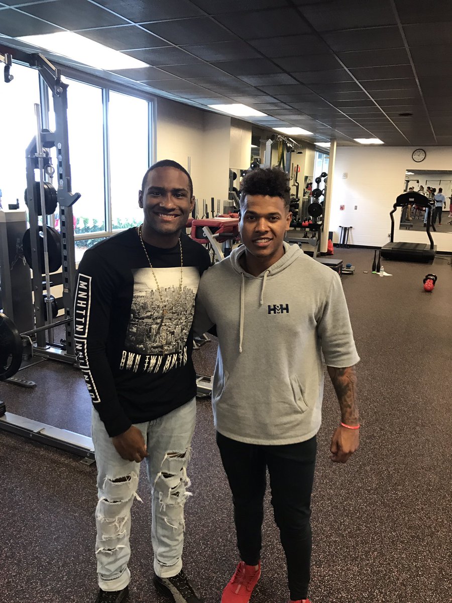 TAPS AND CAPS LOUNGE (LongwoodHookah) Twitter