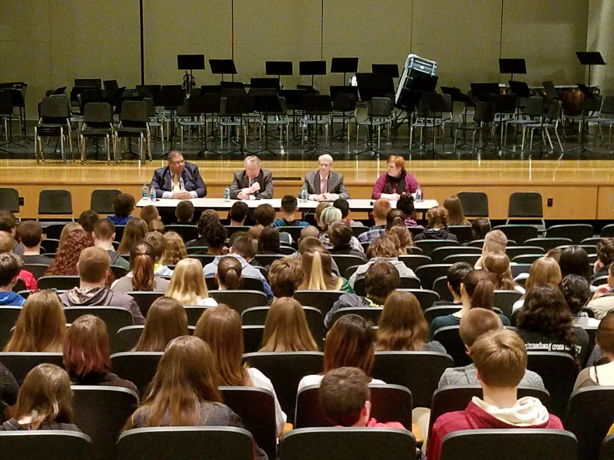 WACWestMA's tweet photo. Great turn out of foreign language students & others for international career panel at Minnechaug High School #Chaug https://t.co/wzlyJmKOWi
