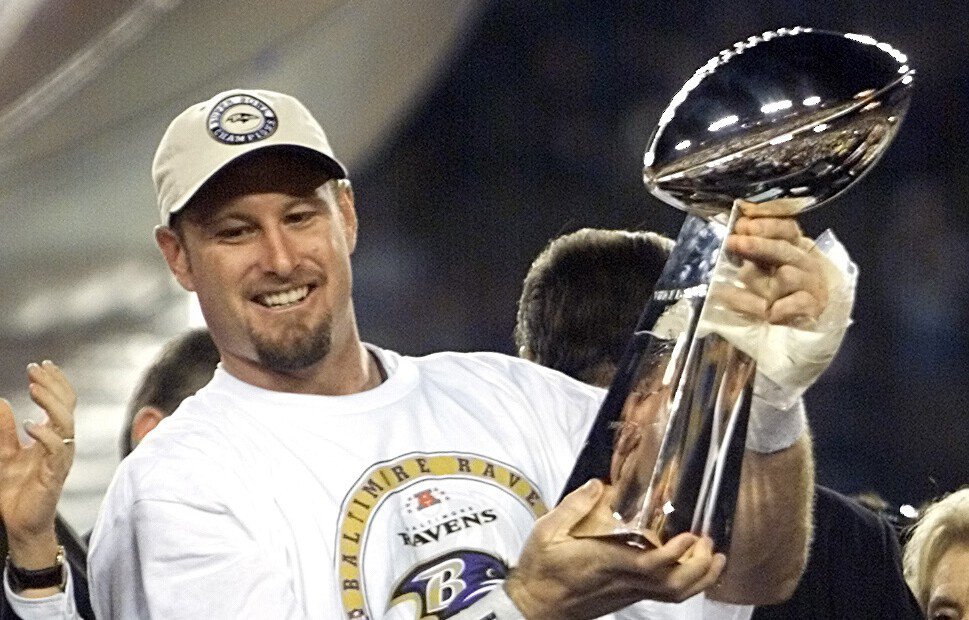 Happy 45th birthday to former QB Trent Dilfer! Thanks for bringing us our first Super Bowl! 