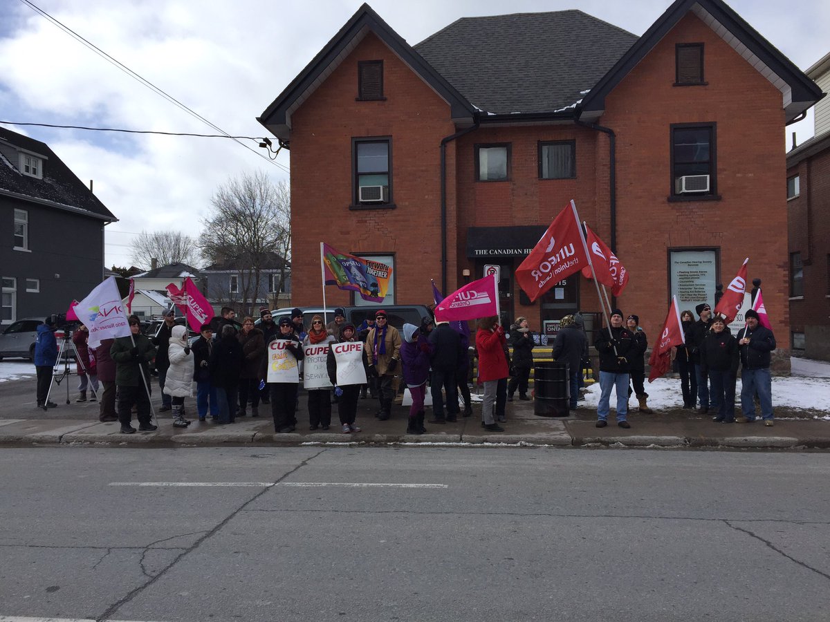 ptbolabour's tweet photo. @CUPEOntario 2073 @CHSCanada workers we stand with you in #solidarity Fair Contract Now! #onlab #canlab https://t.co/xzzQ9dHKhH