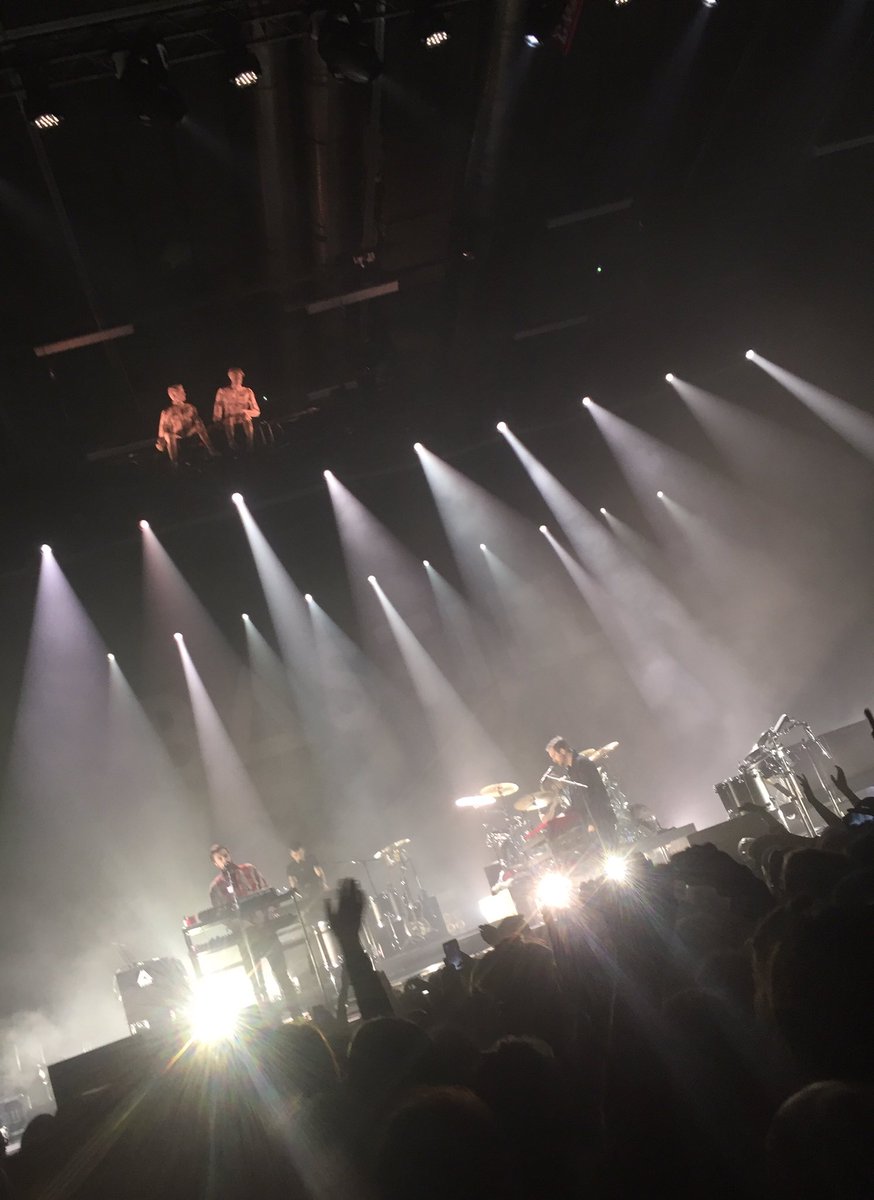 juuuliae's tweet photo. Pretty much a dream come true. #WildWildWorldTour https://t.co/L7BTq47scv