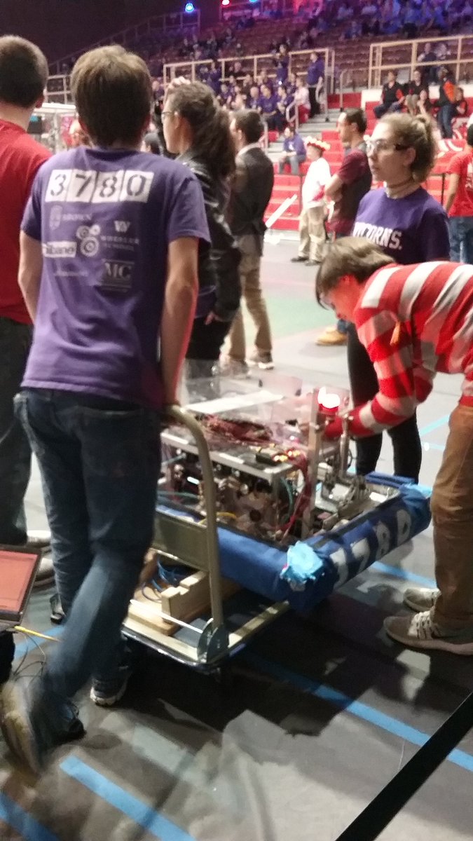 Final match of the night @NE_WPIDistrict go blue alliance #omgrobots #omgunicorns #WeAreNE