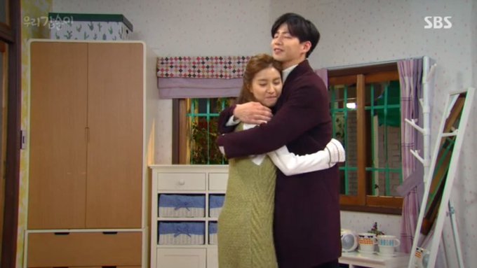 C6g3QhUWYAIsjVJ.jpg:small