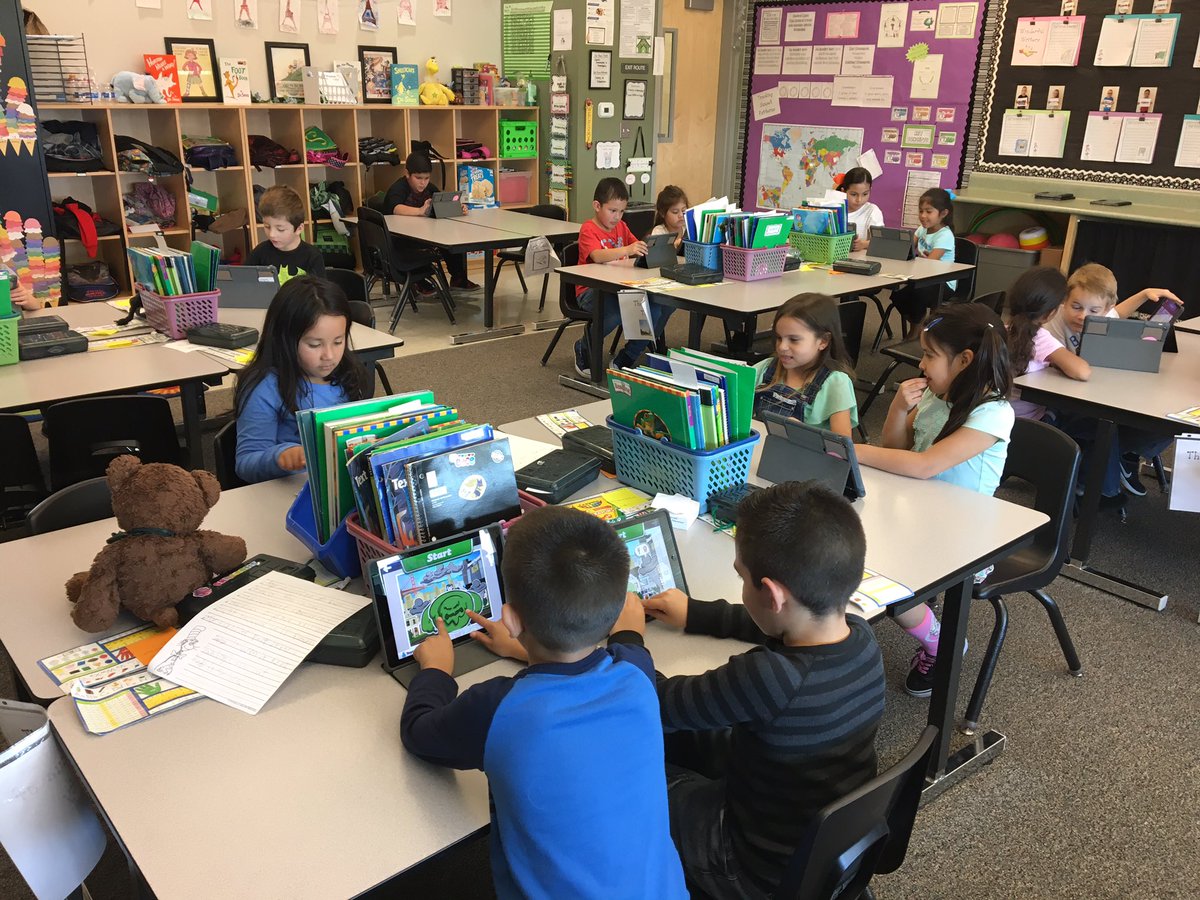 MrsWard1stGrade's tweet image. Learning in action with Toontastic! #bsdchallenge @MissOrodriguez