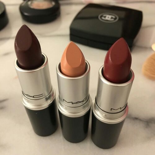sofiacapuzzoti's tweet image. Juro amar todo lo que sea maquillaje😍💄