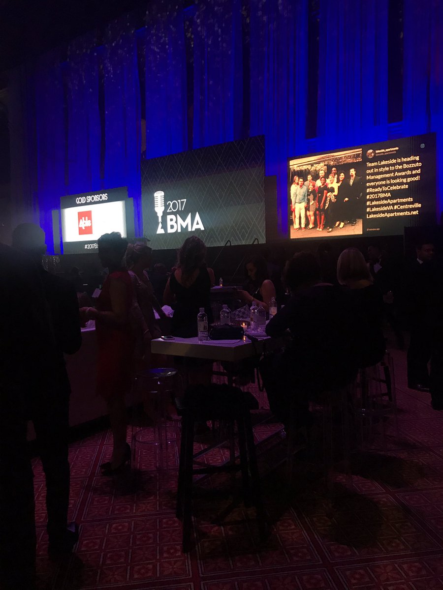 ohitsnothingfrc's tweet photo. here tonight at the bma's! #2017bma #bozzuto 🎥 https://t.co/eQvj8r6onA