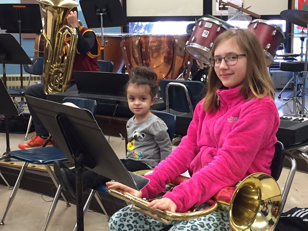 MissOley3's tweet photo. Thank you @MentorRidgeBand for a great introduction to our music unit! #OnceACard #mentorpreschool https://t.co/dB3Lhve6a8
