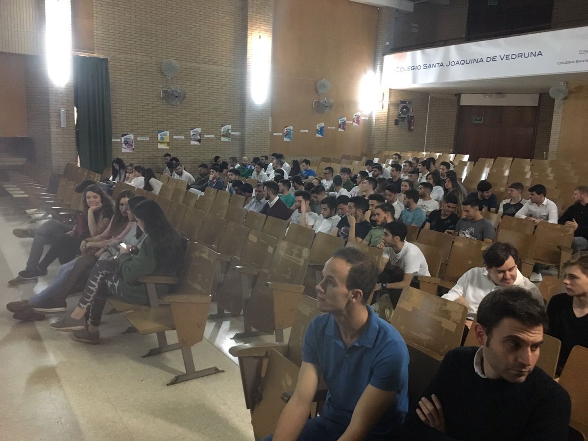 fpvedrunasev's tweet photo. Hoy la gran mayoría d alumn@s d segundo se despidieron d su estancia menos práctica.Ahora a seguir aprendiendo en las prácticas. Al lío!!! https://t.co/Z8Y1gILshf