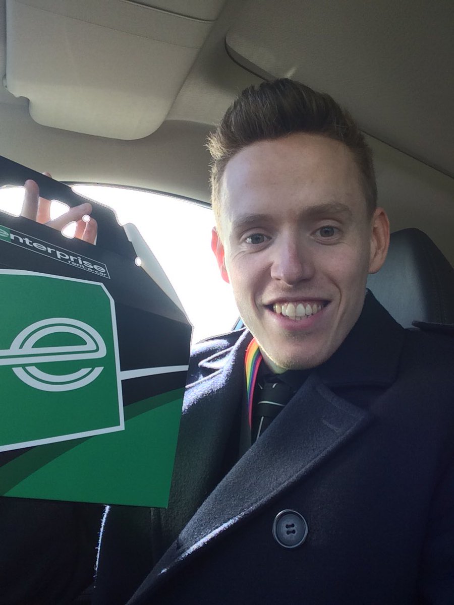 digdog1992's tweet photo. Loved doing a bit of marketing today. Meeting some corporate customers and handing out cookies #u421 https://t.co/2iwij87xnc