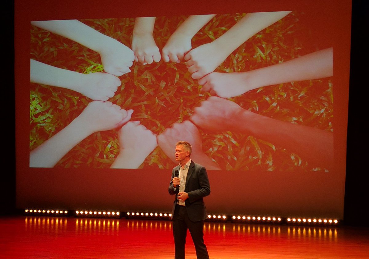 Tony Edwards tweet media