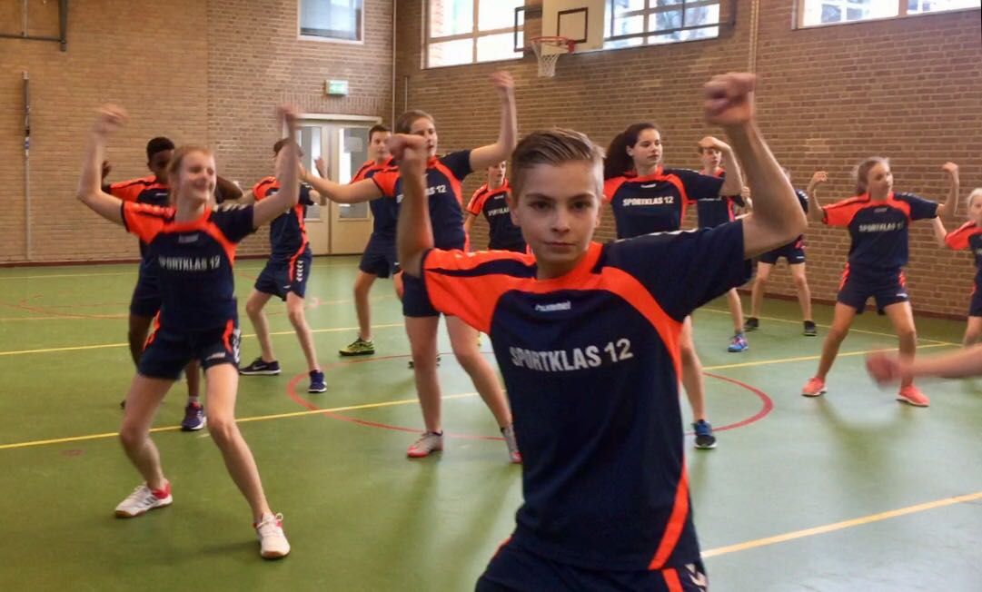 lyceumdegrundel's tweet image. Jeffrey van Huizen bezocht gisteren de leerlingen van #sportklas #2HAS en vandaag #1HAS voor workshop "Hiphop" Wat een stoere choreografie!