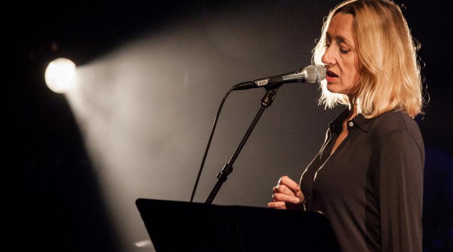 Vannes. Des stars des mots tout le week-end aux Emancipéés dlvr.it/NZyD5w