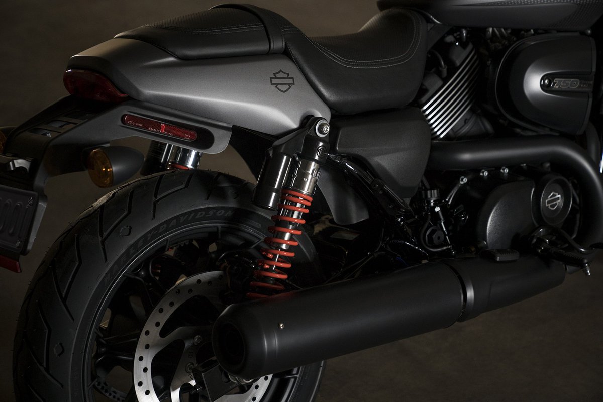CycleWorldMag's tweet photo. Built to “appeal to a specific demographic...” The @harleydavidson Street Rod 750: https://t.co/XWIAqBDq1k #CWFirstLook https://t.co/Y8WIUTK7Os