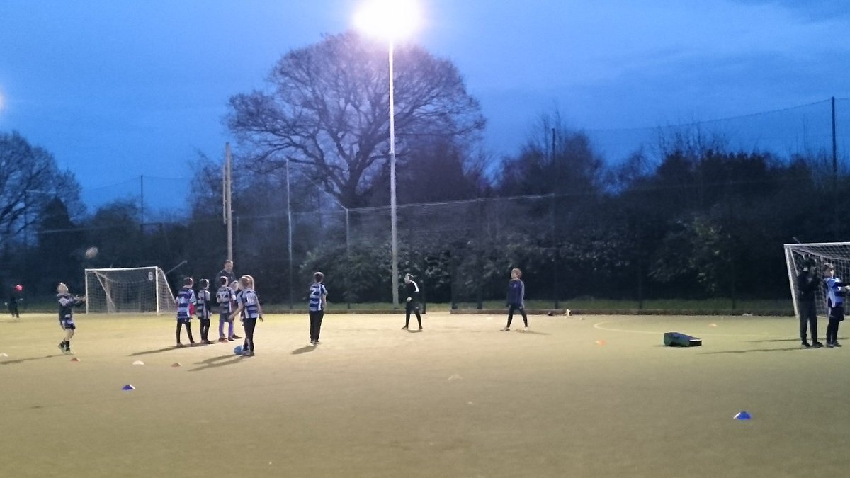 Over 40 <a href="/MiniGladiators/">Mini Gladiators</a> training tonight! Great fun despite the power cut! Good to see more new faces too 🙆🏉 #rugbyleague