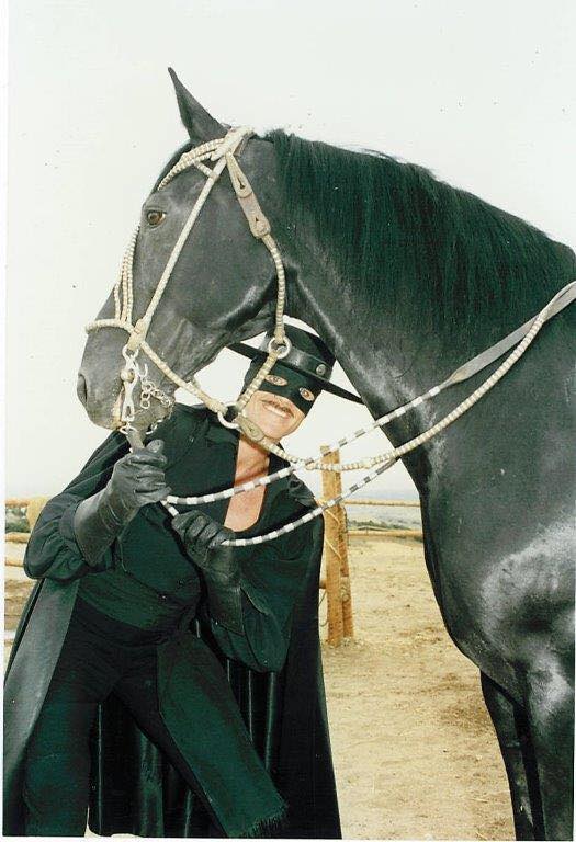 ZorrosCave's tweet photo. One of the greatest Zorro actor's ever Duncan Regehr in Zorro 1990
#Zorro #ZorroActor #ZorroSeries #ZorroDuncanRegehr #ZorroMovie https://t.co/TrbxHziUEd