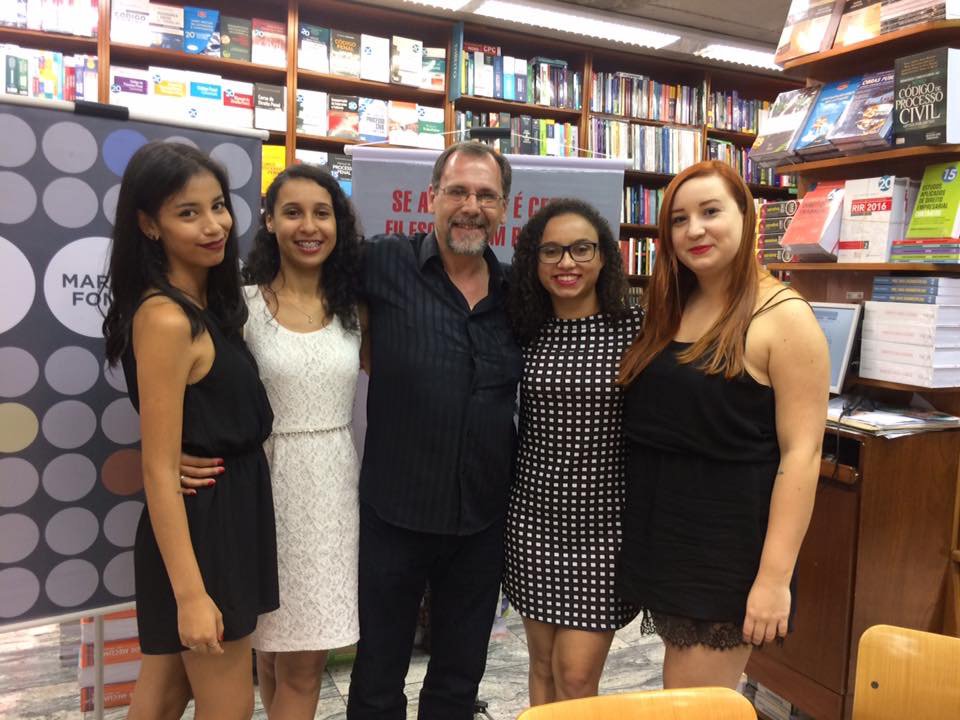 fapcom's tweet photo. #ORGULHOFAPCOM Essa semana teve lançamento de livro de alunas nossas sobre violência à mulher. Saiba mais: https://t.co/Cv8LVLi9sc https://t.co/fR1mP1w48U