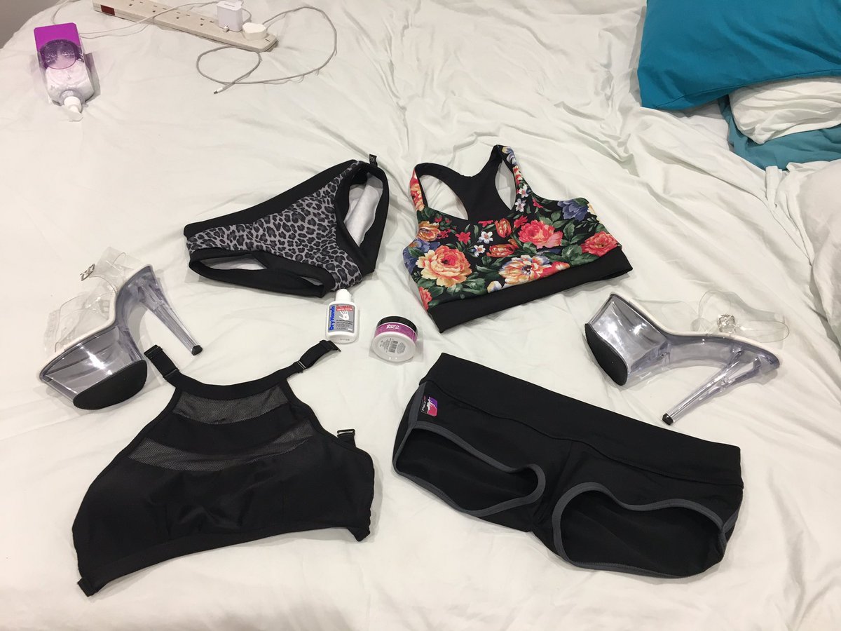 Jade_upsidedown's tweet photo. So bought all this within the month.. and for anyone that poles they know this shit ain't cheap #polehog #poleemporium #pleasers #grip https://t.co/9imSh11Ywv