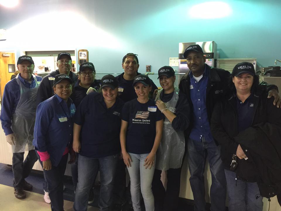 Local338's tweet photo. Throwing it back to last week! Local 338 staff members getting #INNvolved at the INN! #throwbackthursday #tbt #givingback #laborunions #1u https://t.co/AD5x5Awkvd