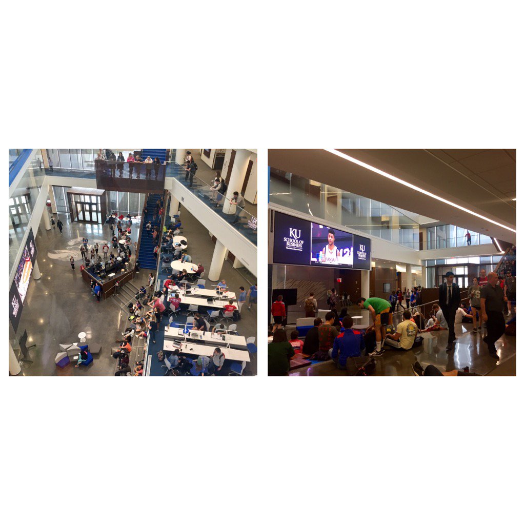 JayhawkAlee's tweet photo. @KUbschool basketball fans are watching the KU game from every viewpoint in #capfedhall! https://t.co/DhgaS4jAKZ