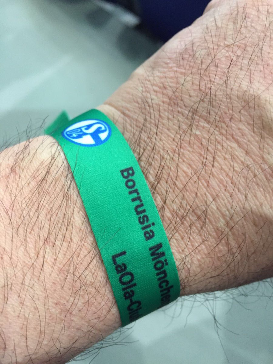 JH_Gruszecki's tweet photo. #Schaaaalke #rechtschreibung #zudiepressetische #S04BMG https://t.co/NUZcK0jkc8