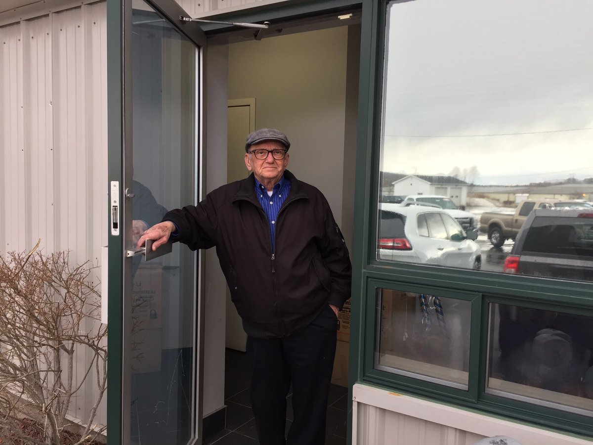 HarvardAuto's tweet image. 81 Years Young and still comes to work 6 days a week. Cheers to Alison Fulmore. A very important member of the Harvard Auto Family.