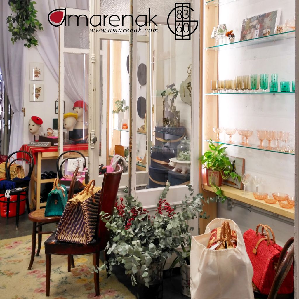 Amarenak has arrived to #Bilbao! Since today you can find our #wearablestories also in #galeria8360 in St. Fernandez del Campo 13. #fashrev