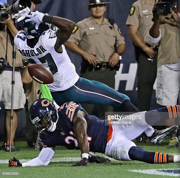 RotoGut's tweet image. Not sure why the Eagles needed Alshon when they already have someone comparable on the roster. 😬#handsofgold