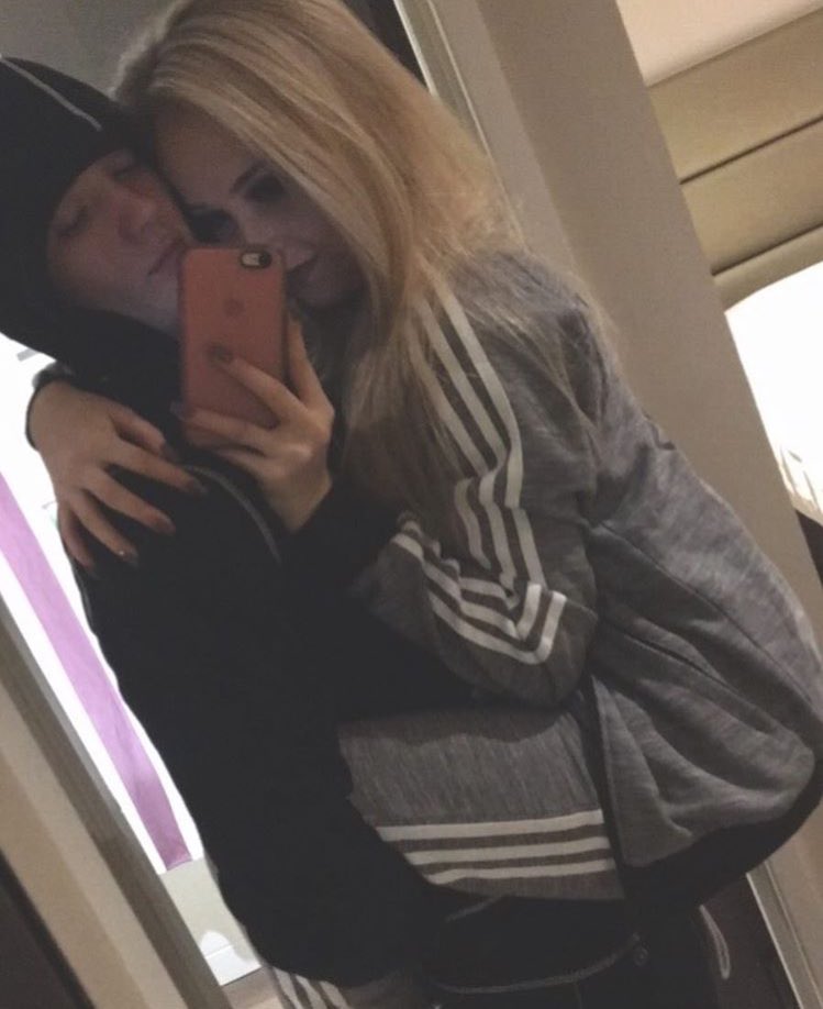 fayeegx's tweet photo. baby💍❤️🌏 https://t.co/kdvaPtP7of