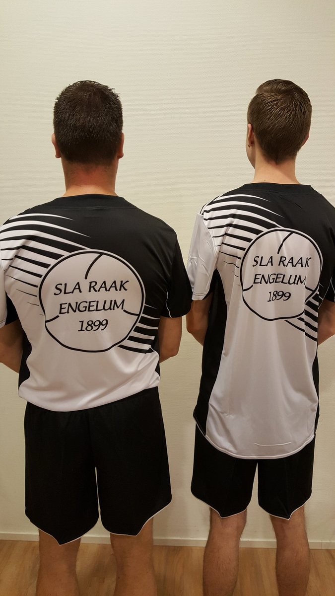 kvslaraak's tweet photo. Presentatie nieuwe afdelingshirts. Op voorjaars vergadering. Sponsors #FETELEKOM en #WSSECURITY #kaatsen #knkb https://t.co/szBZ4QoFLX