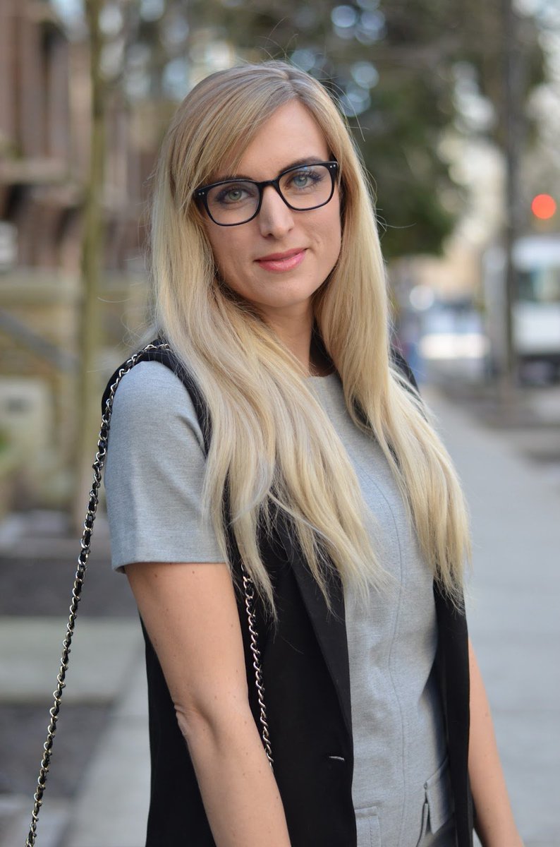 LegalleeBlonde's tweet image. My favorite office outfit EVER. #fblogger #workwear #workdaystyle #outfit