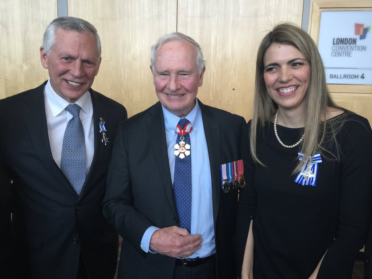 mysafework's tweet image. MySafeWork&apos;s Rob Ellis &amp;amp; Jess DiSabatino with @GGDavidJohnston after receiving the Meritorious Service Cross #GGHonours #MySafeWork