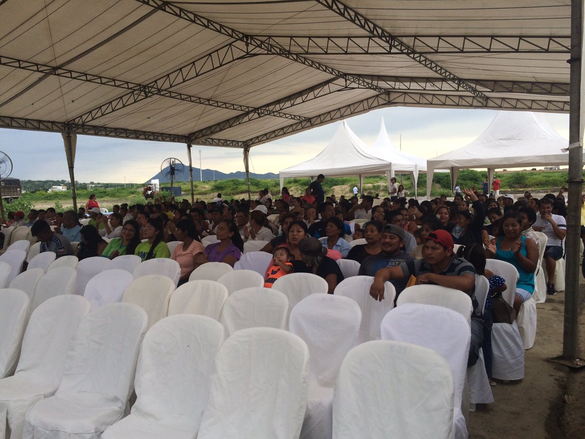 AlexaColumbus's tweet photo. Transmisión en vivo de audio Evento Metrópolis CFN #pomelo https://t.co/DPjTGcJdrk https://t.co/oCSUSFOKFb
