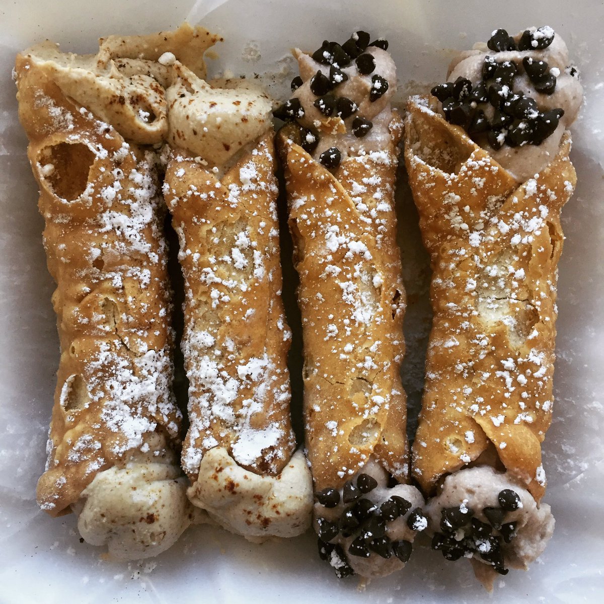 grannysgrill's tweet photo. Salutations #SebringFL! Who's ready for #cannolis?! We're at the fair grounds with @foodtrkinvasion - kicking off at 5P! #rollwithfti https://t.co/UfGdiv0veB