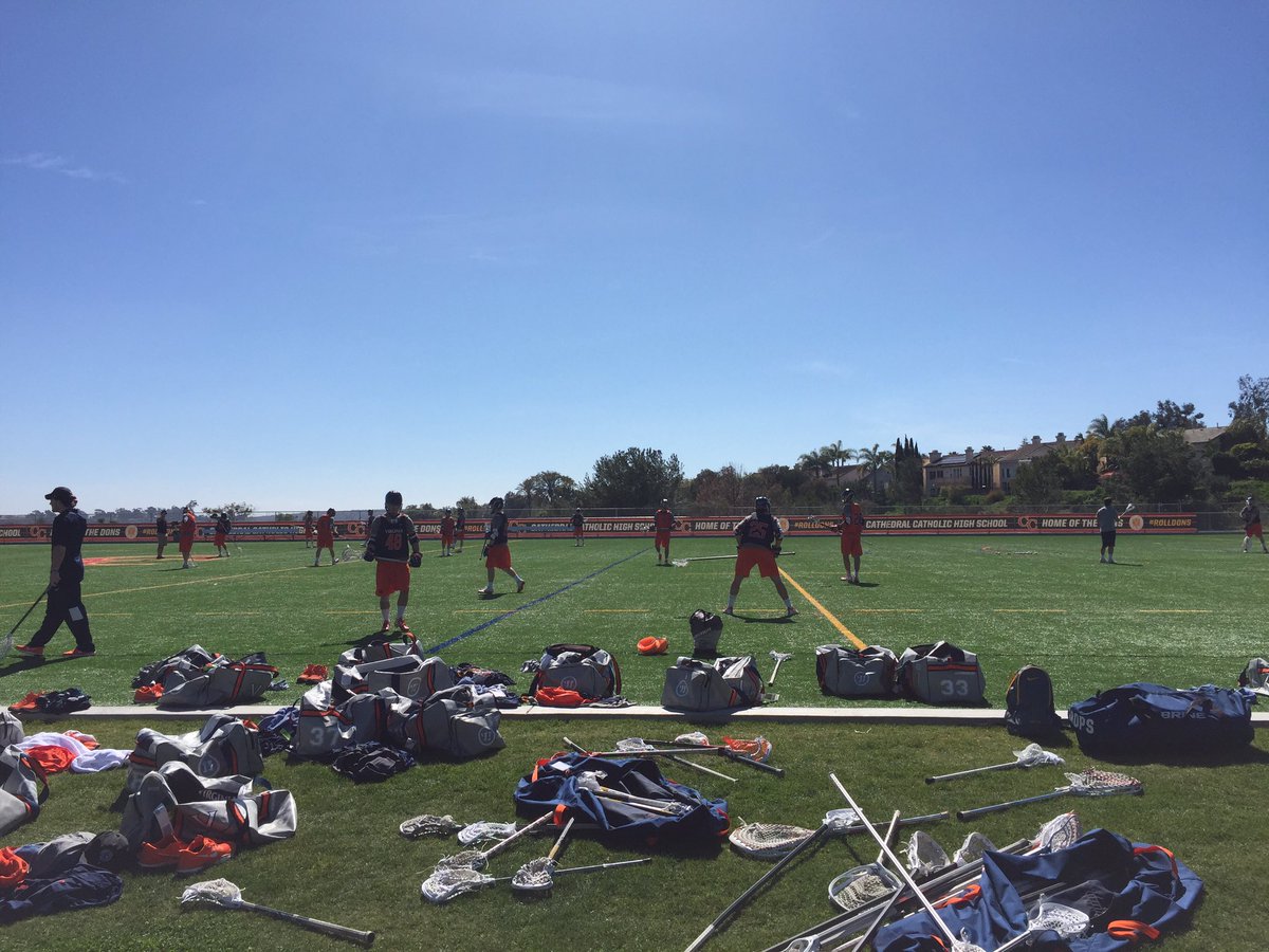 Beautiful California day for practice at Cathedral Catholic High School. ⚔️🔶🔷⚔️ #GoHoos