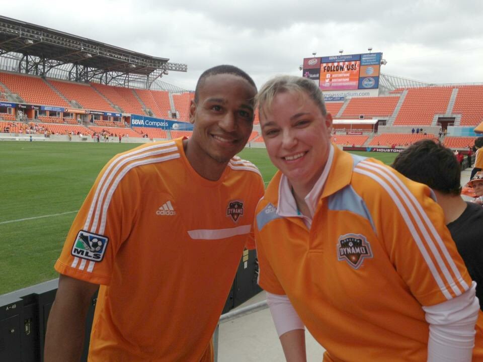 dscdesigns's tweet photo. Meet the team day 4 yrs ago. Still my favorite player. @RicoC13 @HoustonDynamo @Feetwet13 https://t.co/kGw8ANimec