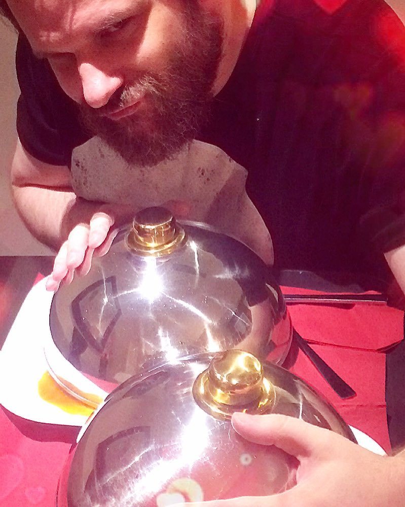 Gronkh's tweet photo. Mehr Views durch #Elektrobusen 🌕🌕😎👍😇 #GutenAppetit #GoldeneStahlnippel https://t.co/BUT2Lu5Io0