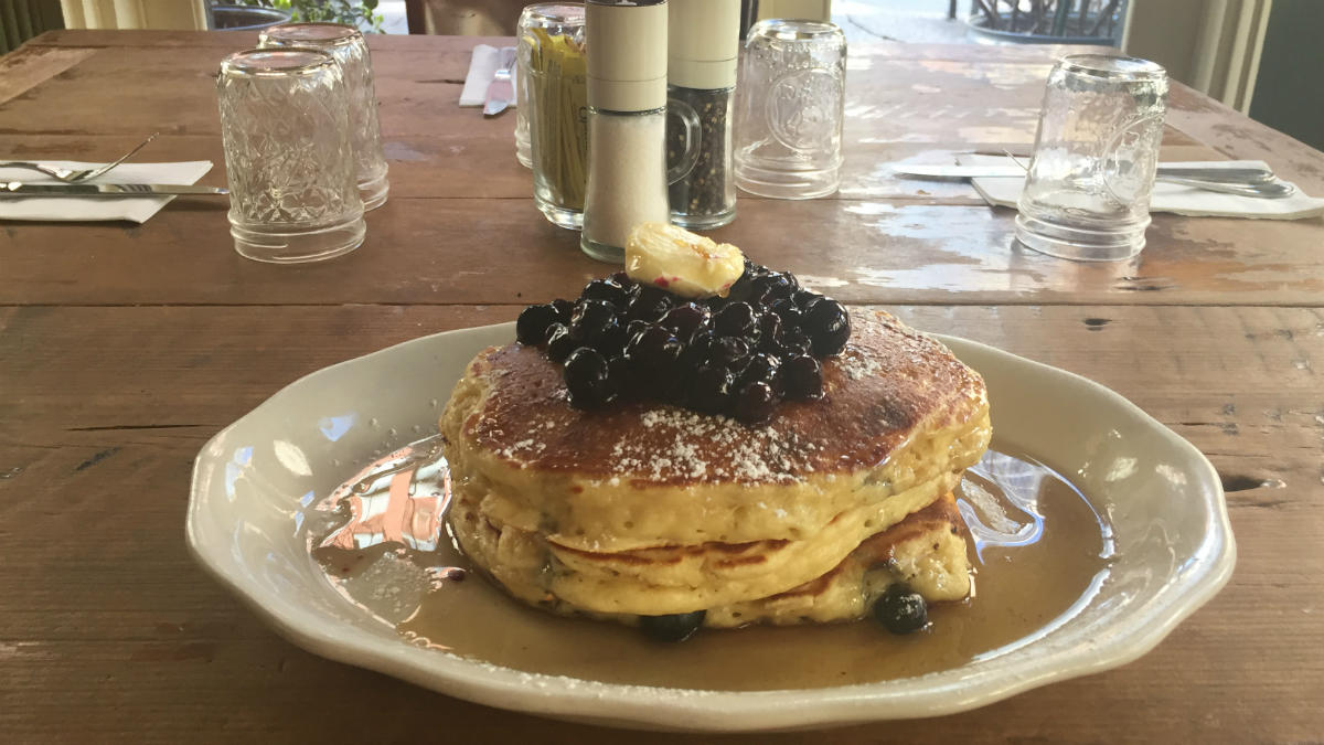 Rslnldrch's tweet photo. This NYC Restaurant Serves Pancakes With a Twist https://t.co/lrXbNzy17B https://t.co/e3xKblpPyh