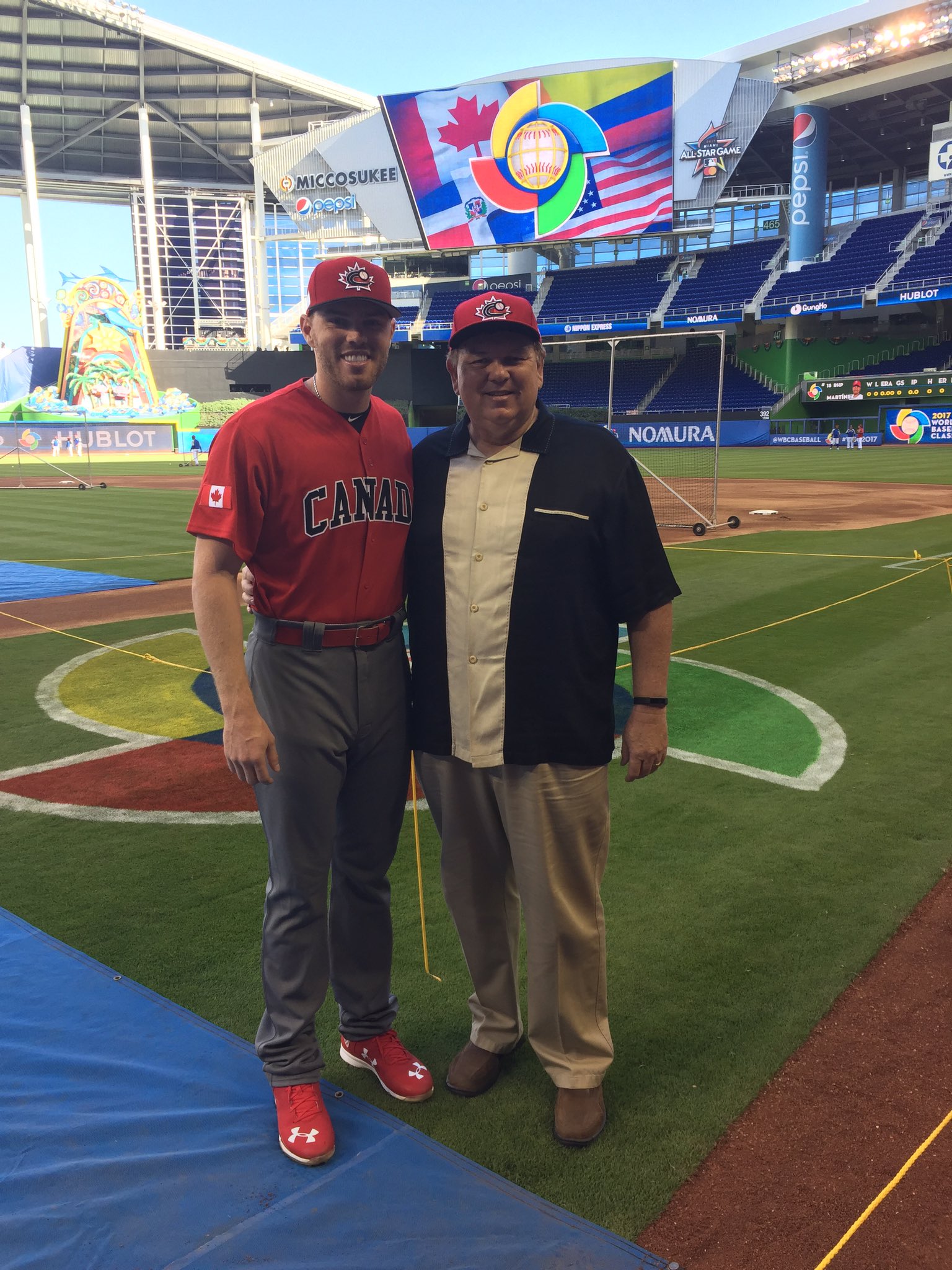 Freddie Freeman on X: 🇨🇦 for my family! To my mom in heaven and to my dad  in the stands tonight. I love you!  / X