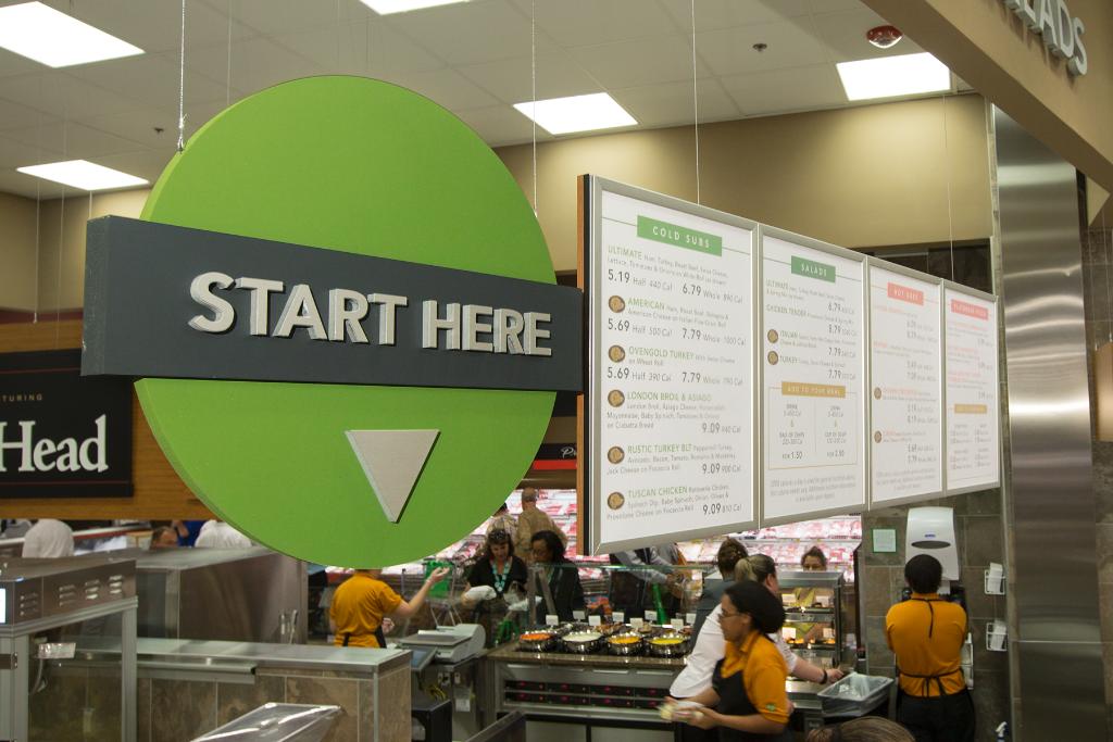 Publix's tweet photo. Welcome to the family, Store #1531, in Saint Petersburg, FL. https://t.co/Yhb5PWECsL