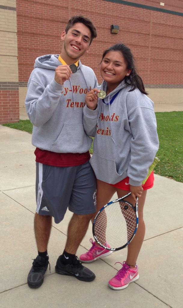 sdtett's tweet photo. Silver for Petr and gold for Camila at the JV tournament! @CW212Tennis https://t.co/nmj1kXxmLe