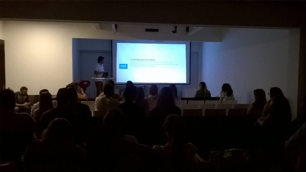 MiamiAdSchoolBA's tweet photo. Ya está @brunobonafine dando su clase abierta de #SocialMedia, en minutos se viene la charla de @pablodimeglio! https://t.co/P1ceNXqCnS